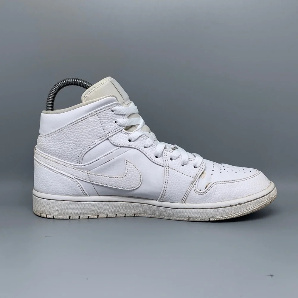 Jordan 1 Mid Triple White  Baskeball Shoes 554724-130‎ Men’s Sz 11